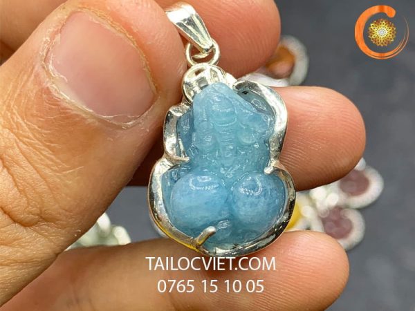 Mẫu mặt Tỳ Hưu đeo cổ bằng đá aquamarine bọc bạc