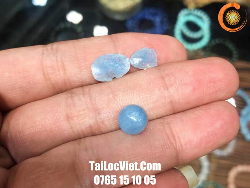 Cách phân biệt đá aquamarine tẩm màu